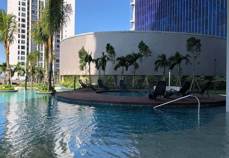 Dianthus @ Tropicana Gardens