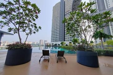 Datum Jelatek Residence