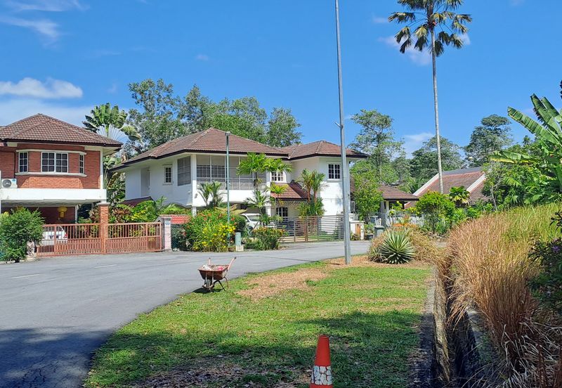 College Heights Garden Resort