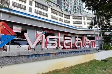 Vista Alam Serviced Apartment