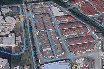 Sale Below market 4 storey shoplot at  Taman Prima Selayang  Batu Caves, Selangor