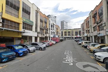 Sale Below market 4 storey shoplot at  Taman Prima Selayang  Batu Caves, Selangor