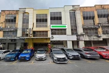 Sale Below market 4 storey shoplot at  Taman Prima Selayang  Batu Caves, Selangor