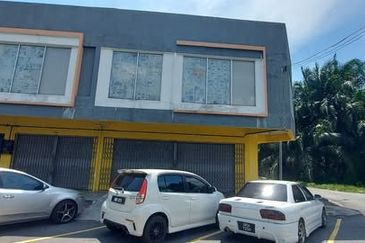 Sale Below Market No. 16, Jalan Raja Nala 14, Off Jalan Bukit Kapar, Taman Bukit Kapar, 42200 Klang, Selangor Double Storey Shop Office (Corner Lot)