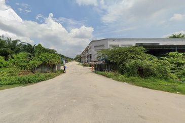Sale Below Market Value 1.5 storey Light Industrial Factory at  EE Light Industrial Park, Jalan Meru, Klang