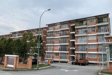 Villa Residence @ Goodview Heights