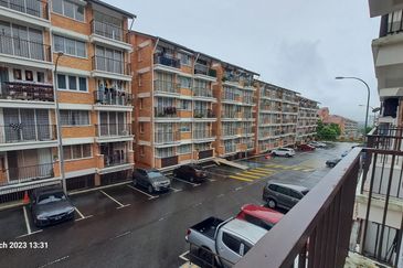 Villa Residence @ Goodview Heights