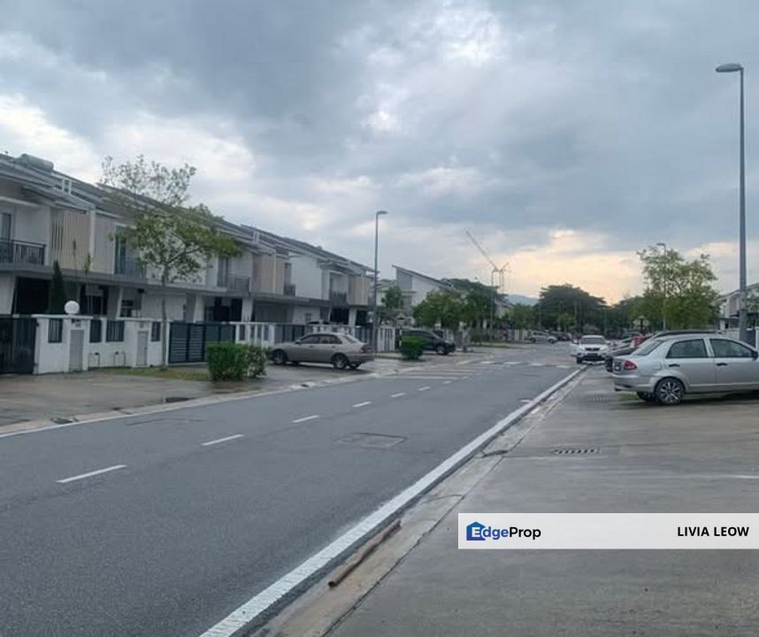 Sale -48% Below Market Value Semi Detached house at  Taman M Residense  2  Rawang, Selangor, Selangor, Rawang