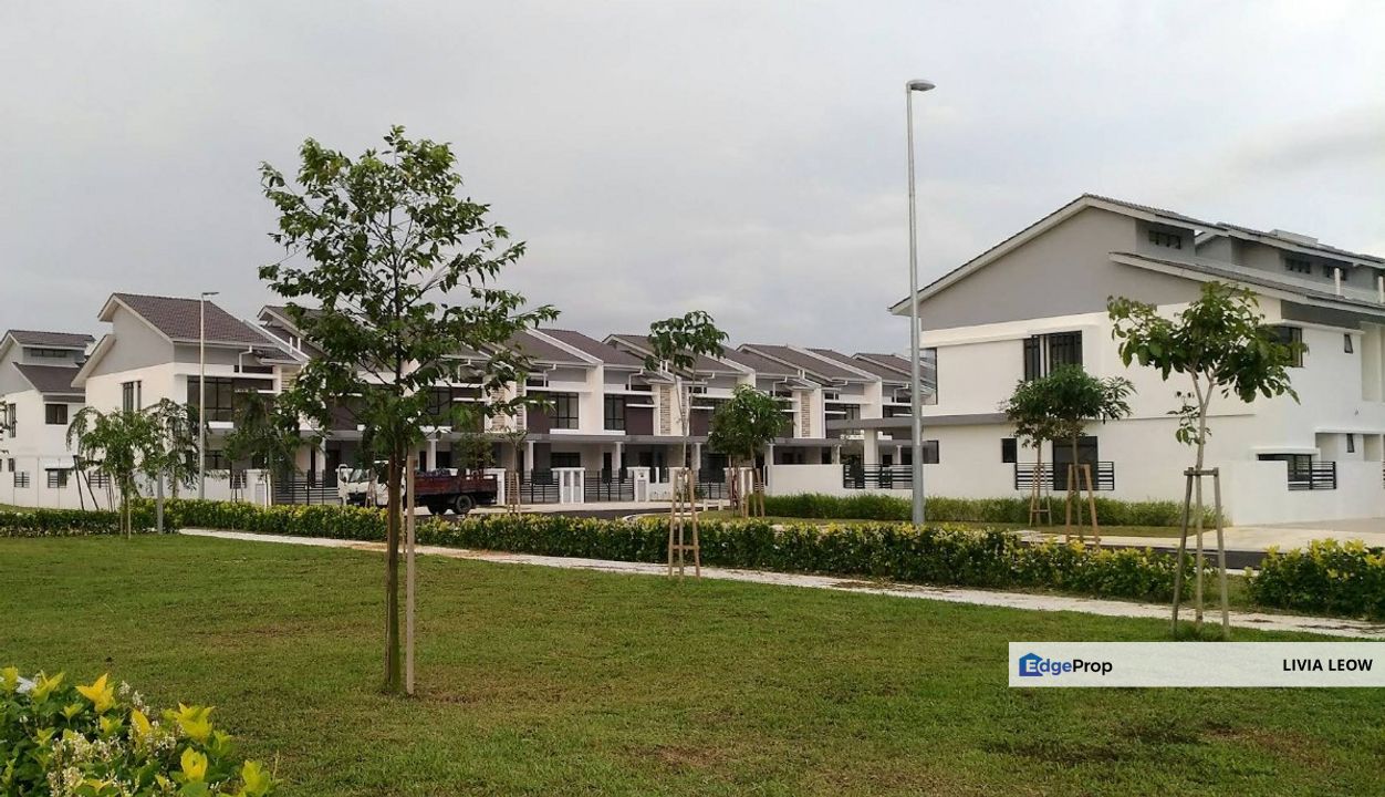Sale Below Market Value Semi Detached house at  Taman M Residense  2  Rawang, Selangor, Selangor, Rawang