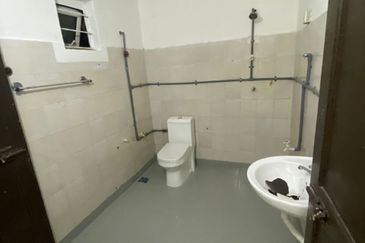 Rent Bungalow  Jalan Ipoh Kuala Lumpur 6000sf P/Furnish 4Rooms 3CarPark Near Mrt Sentul