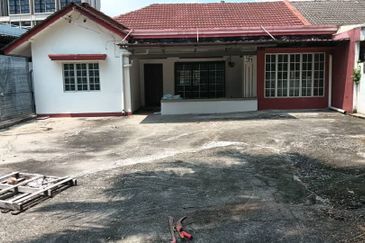 Rent Bungalow  Jalan Ipoh Kuala Lumpur 6000sf P/Furnish 4Rooms 3CarPark Near Mrt Sentul