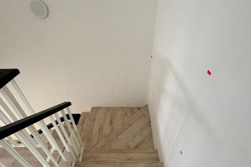 Rent House Taman Aman Bayu  2085sf 4Rooms 2CarPark Near Taman Tekali