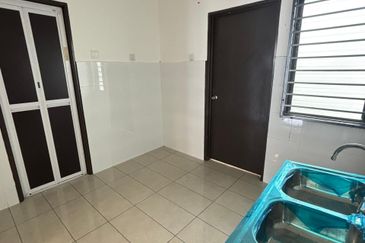 Rent House Taman Aman Bayu  2085sf 4Rooms 2CarPark Near Taman Tekali