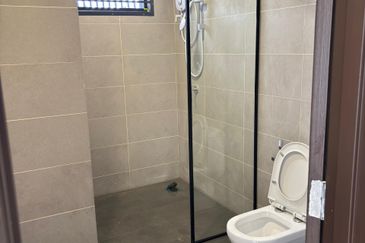 Rent House Taman Aman Bayu  2085sf 4Rooms 2CarPark Near Taman Tekali