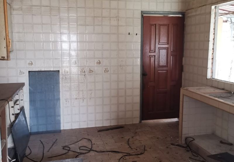  Rent Bungalow Taman Connaught Cheras 2,310sf Non Furnish 4Rooms 6CarPark