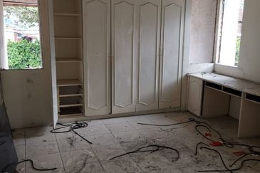  Rent Bungalow Taman Connaught Cheras 2,310sf Non Furnish 4Rooms 6CarPark