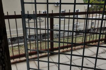  Rent Bungalow Taman Connaught Cheras 2,310sf Non Furnish 4Rooms 6CarPark