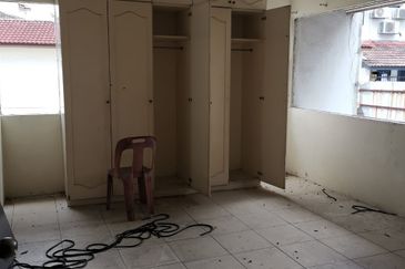  Rent Bungalow Taman Connaught Cheras 2,310sf Non Furnish 4Rooms 6CarPark