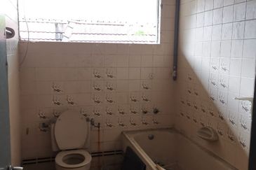  Rent Bungalow Taman Connaught Cheras 2,310sf Non Furnish 4Rooms 6CarPark