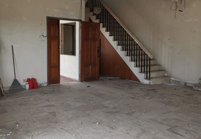  Rent Bungalow Taman Connaught Cheras 2,310sf Non Furnish 4Rooms 6CarPark