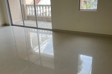 Rent Townhouse Suria Permaisuri, Bandar Tun Razak Cheras 2463sf 4Rooms 2CarPark 