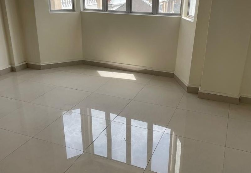 Rent Townhouse Suria Permaisuri, Bandar Tun Razak Cheras 2463sf 4Rooms 2CarPark 