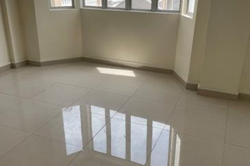 Rent Townhouse Suria Permaisuri, Bandar Tun Razak Cheras 2463sf 4Rooms 2CarPark 