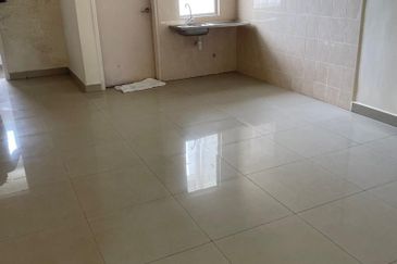 Rent Townhouse Suria Permaisuri, Bandar Tun Razak Cheras 2463sf 4Rooms 2CarPark 