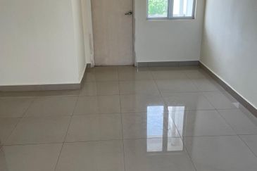 Rent Townhouse Suria Permaisuri, Bandar Tun Razak Cheras 2463sf 4Rooms 2CarPark 