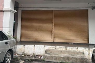 Rent Shop Lot Taman Putra Budiman Seri Kembangan 1440sf NFurnish Near AEON Mall 