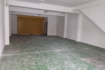 Rent Shop Lot Taman Putra Budiman Seri Kembangan 1440sf NFurnish Near AEON Mall 