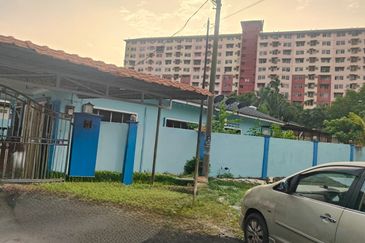 Rent Bungalow Lembah Jaya Utara Ampang 7000sf PFurnish 5Rooms 4CarPark Near AEON Big