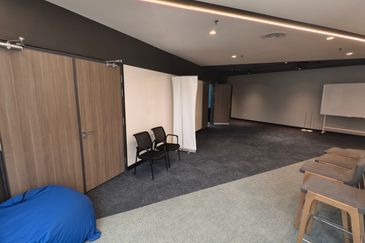 Menara HLX (formerly Menara HLA)