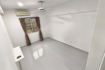 Aman Puri Apartment
