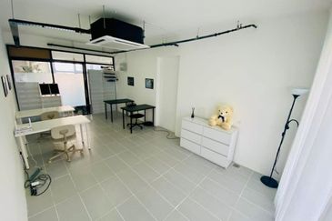 Office Rent Kuchai Lama Old Klang Road Sri Petaling 220sf with Aircond