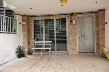 Kampung Sungai Kayu Ara