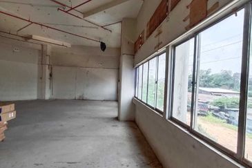 Pusat Perindustrian Binova