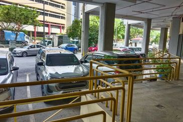 Pusat Perindustrian Binova