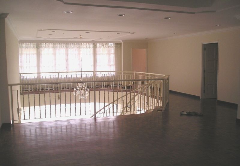 Ampang Utama 2 sty Bungalow