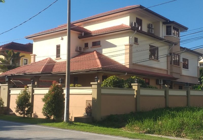 AMPANG UTAMA  3 STY BUNGALOW