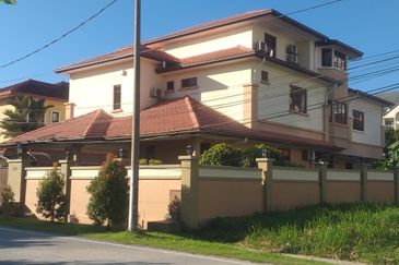 AMPANG UTAMA  3 STY BUNGALOW