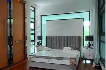 3 STY MODERN BUNGALOW CW POOL FOR SALE