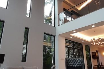 3 STY MODERN BUNGALOW CW POOL FOR SALE