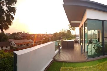 3 STY MODERN BUNGALOW CW POOL FOR SALE