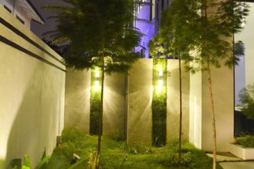 3 STY MODERN BUNGALOW CW POOL FOR SALE