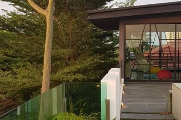 3 STY MODERN BUNGALOW CW POOL FOR SALE