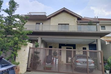 LAKE GARDEN SG LONG, 2 STY SEMI D HOUSE 