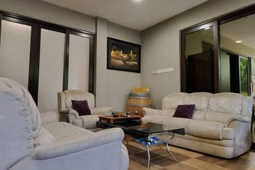 LAKE GARDEN SG LONG, 2 STY SEMI D HOUSE 