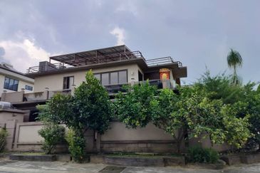 LAKE GARDEN SG LONG, 2 STY SEMI D HOUSE 