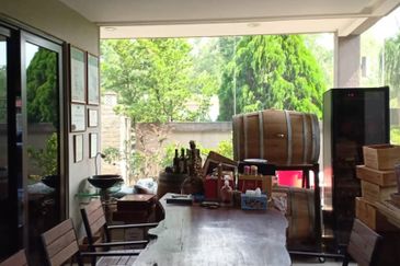 LAKE GARDEN SG LONG, 2 STY SEMI D HOUSE 